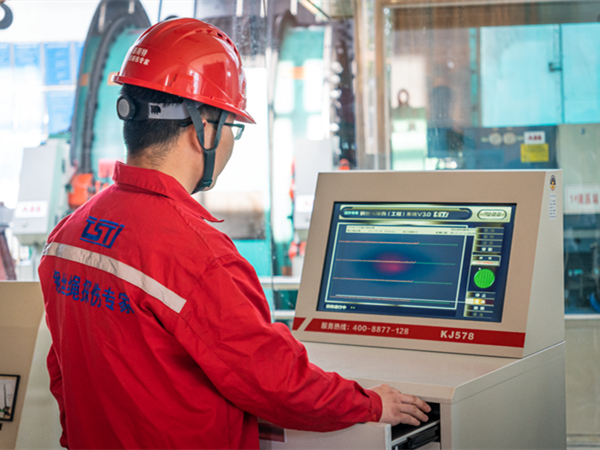 金秋十月收獲季｜堅(jiān)守崗位安裝忙，守護(hù)安全“不打烊”