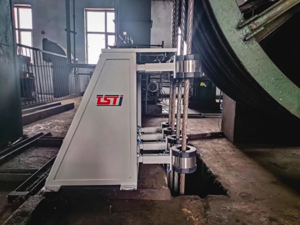 揪心！撫順一金礦發(fā)生罐籠鋼絲繩斷裂！3死1傷！